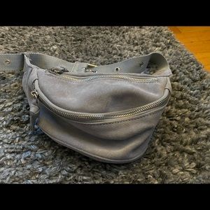 Urban Outfitters - belt bag S/M